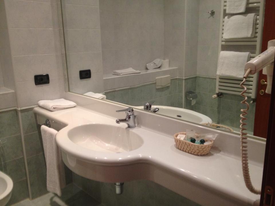 Vecchia Brianza Hotell Seveso Rum bild